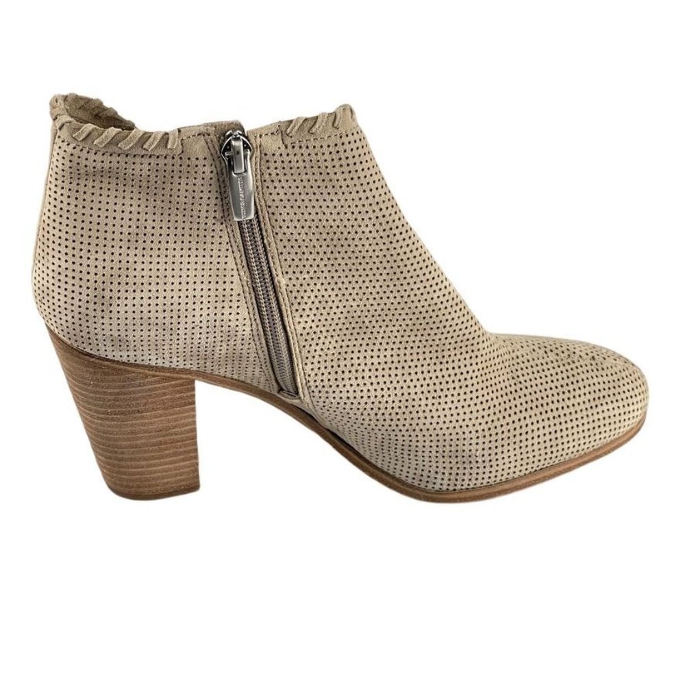 VINCE CAMUTO CHERNLEE Bootie Women Sz Eu 40 US 9M Beige Cut Out Sides Perforated - Picture 7 of 14